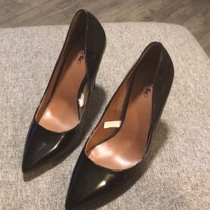 Mossimo pointed black heels